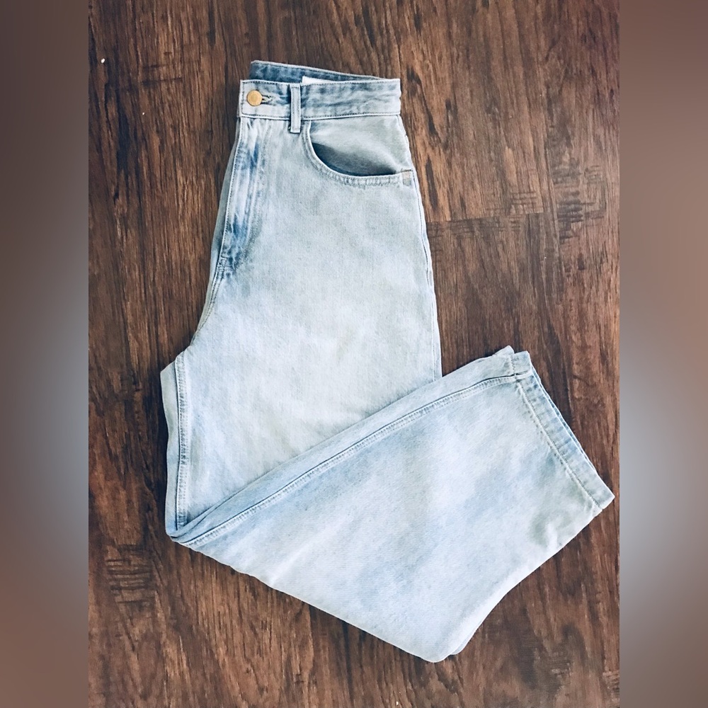 Bershka Light Wash Denim Wide Leg Jeans 4 - Picture 5 of 8